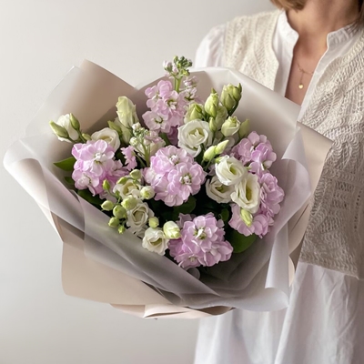 Flower bouquets delivery in Moscow