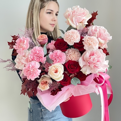 Flowers in box delivery Russia
