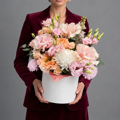 Flowers in a box delivery Russia