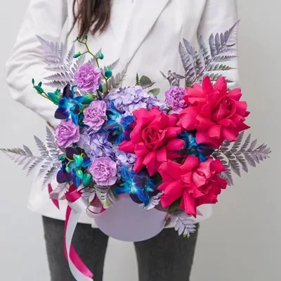 Flowers in a box delivery for Moscow