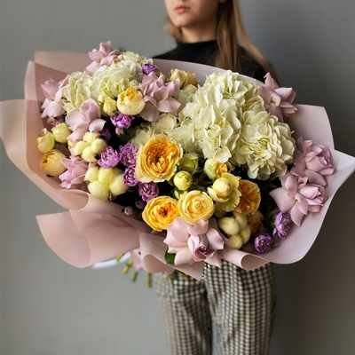 Flower arrangement Moscow