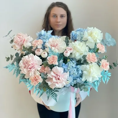 Flowers in box for Moscow