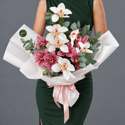Flower arrangement for Russia