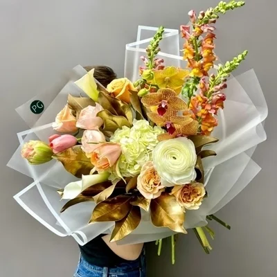 Flower arrangement for Russia Moscow