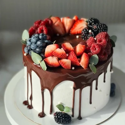 Birthday cake delivery to Moscow