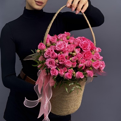 Flower basket delivery in Russia