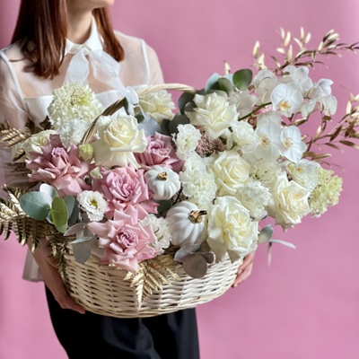 Flower baskets delivery Russia