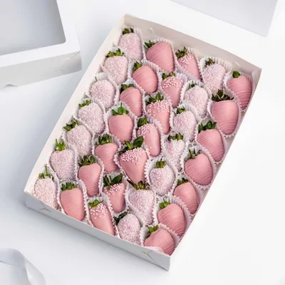 Strawberry box delivery in Moscow