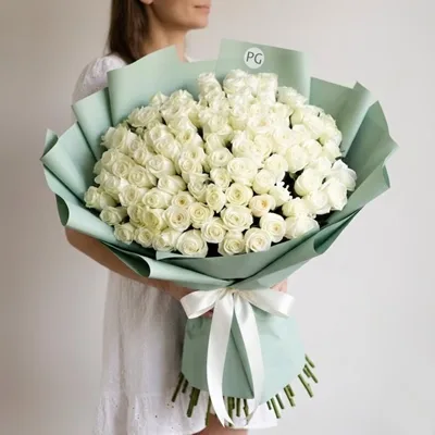 101 white roses Moscow