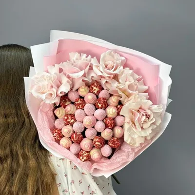 Strawberry bouquet delivery in Russia