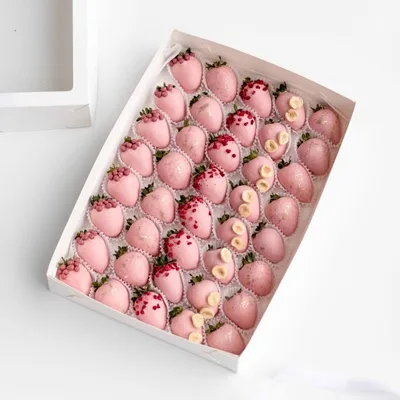 Strawberry bouquet delivery in Moscow