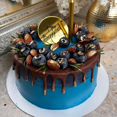 Birthday cakes to Moscow