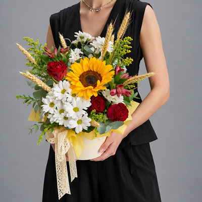 Order flowers in a box for Moscow