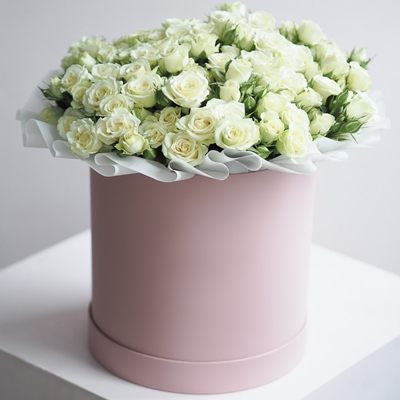 White roses delivery in Moscow